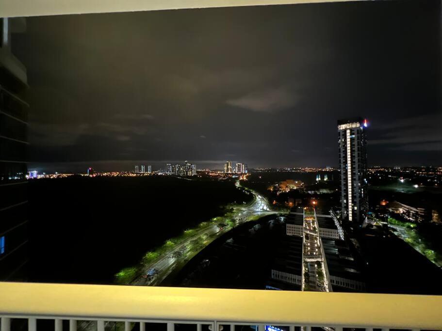 Teega #2203 Puteri Harbour Iskandar Puteri Apartment *